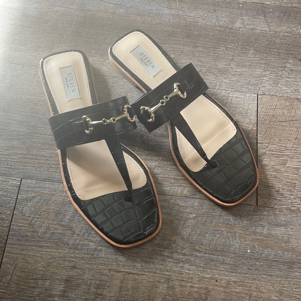 NWT Steven New York Elian black croc sandals flip flops